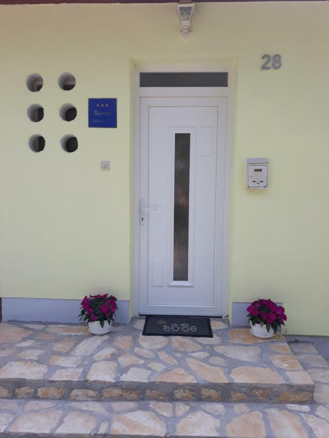 Gospic Riverside Apartment Exterior photo